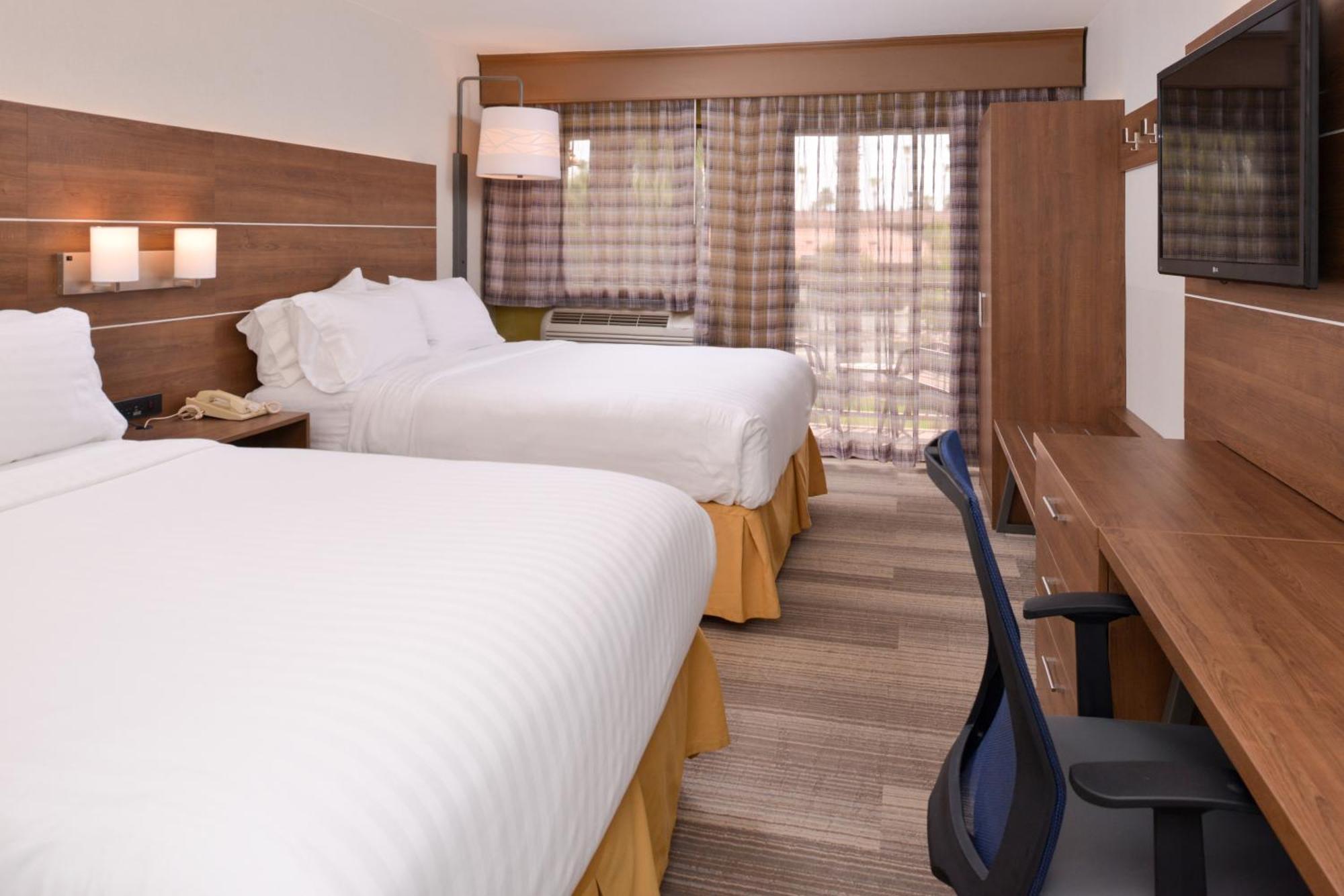 Standard Queen Room Two Queen Beds