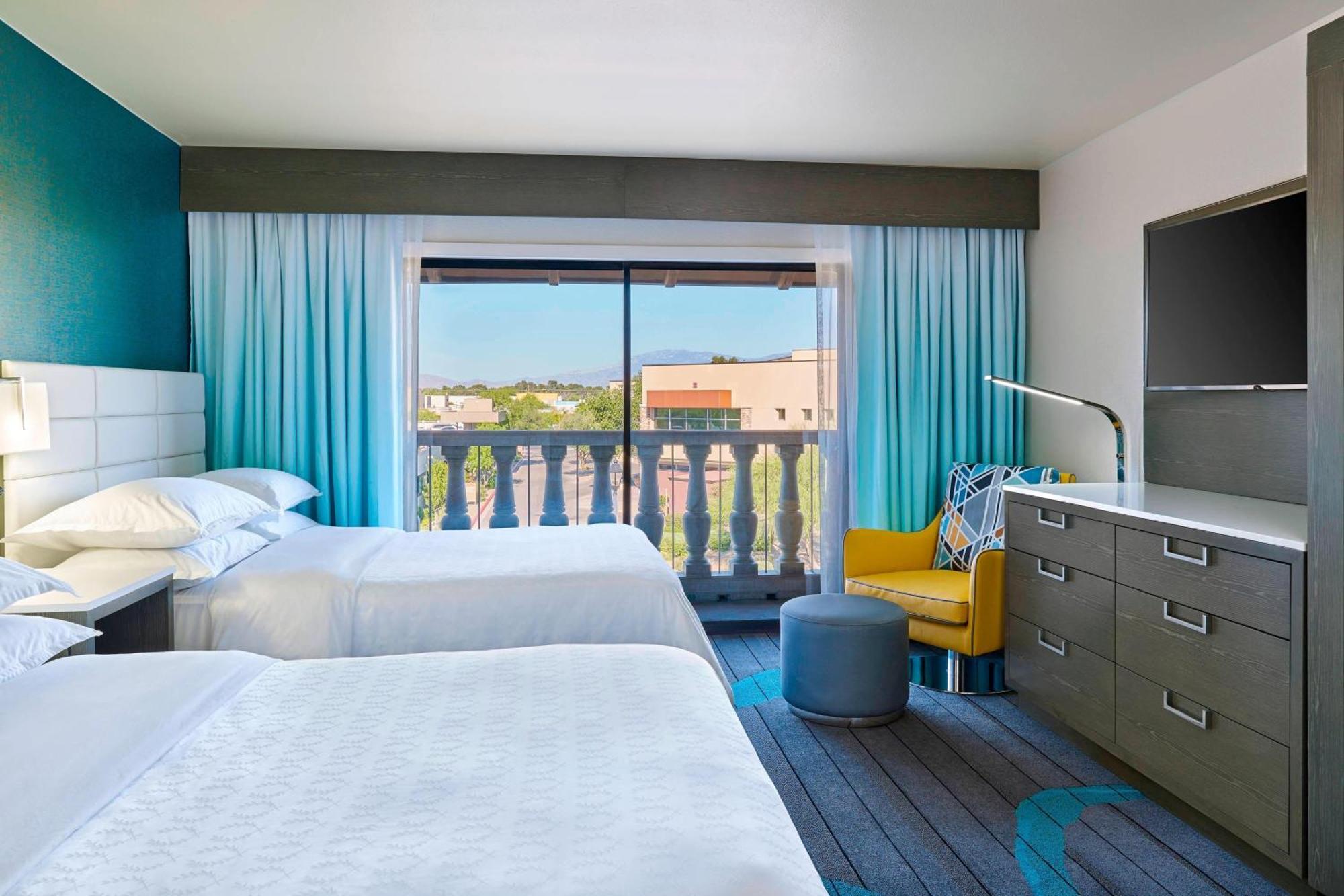 Club level 1 Bedroom Suite 2 Double Sofa bed