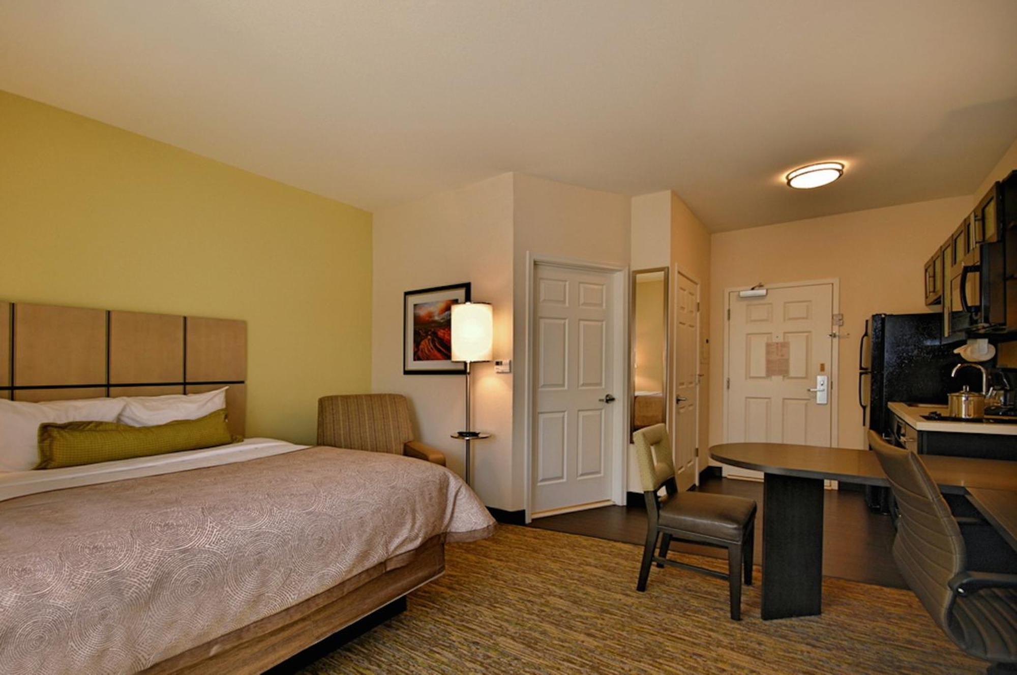Queen Studio Suite Hearing Accessible or Non-Smoking