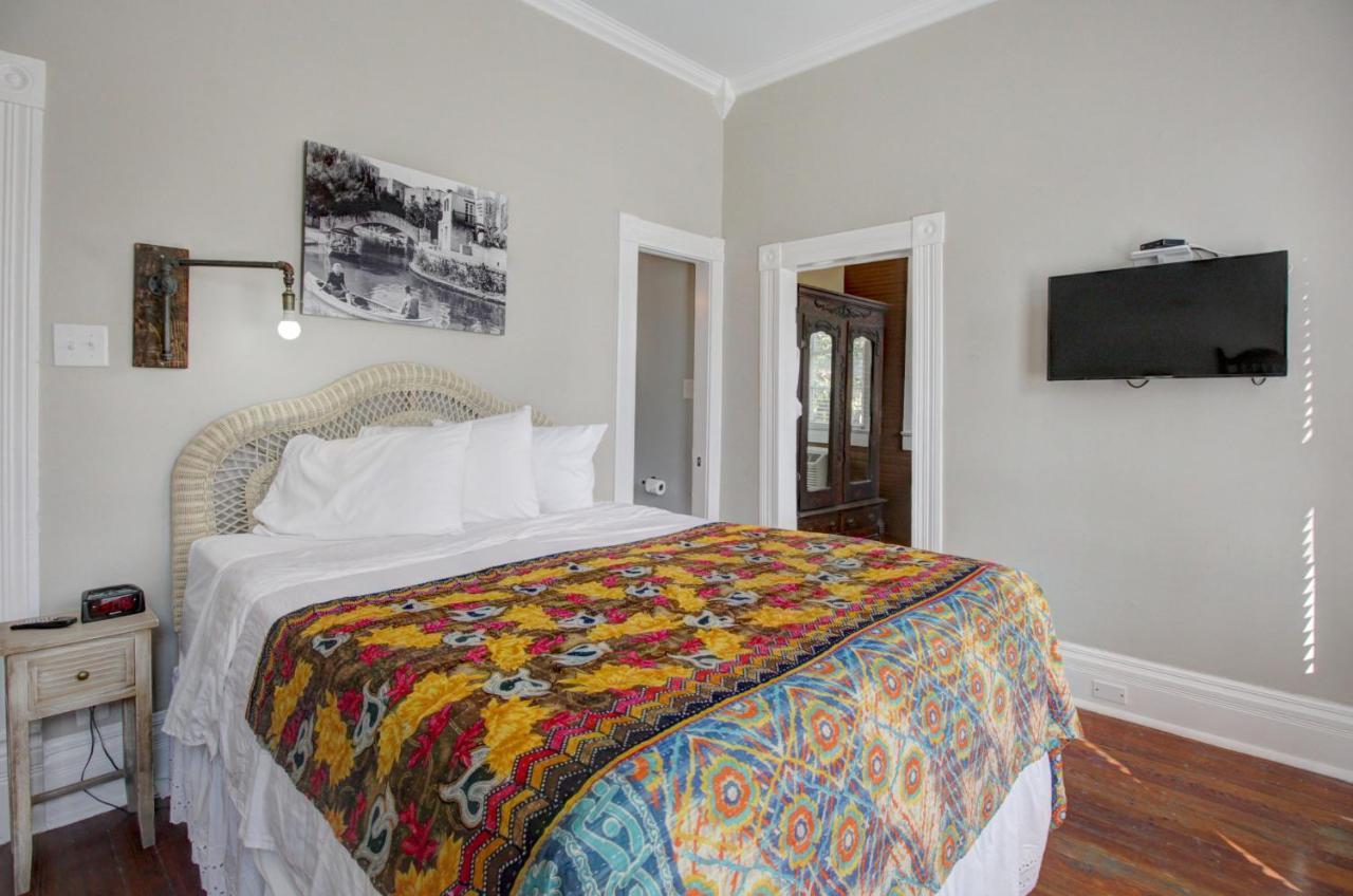 Queen Suite Single Bed Ground Floor
