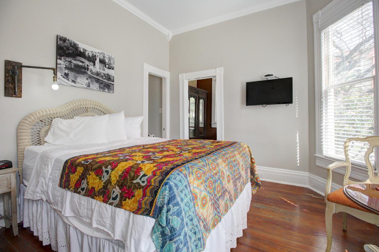 Queen Suite Single Bed Ground Floor