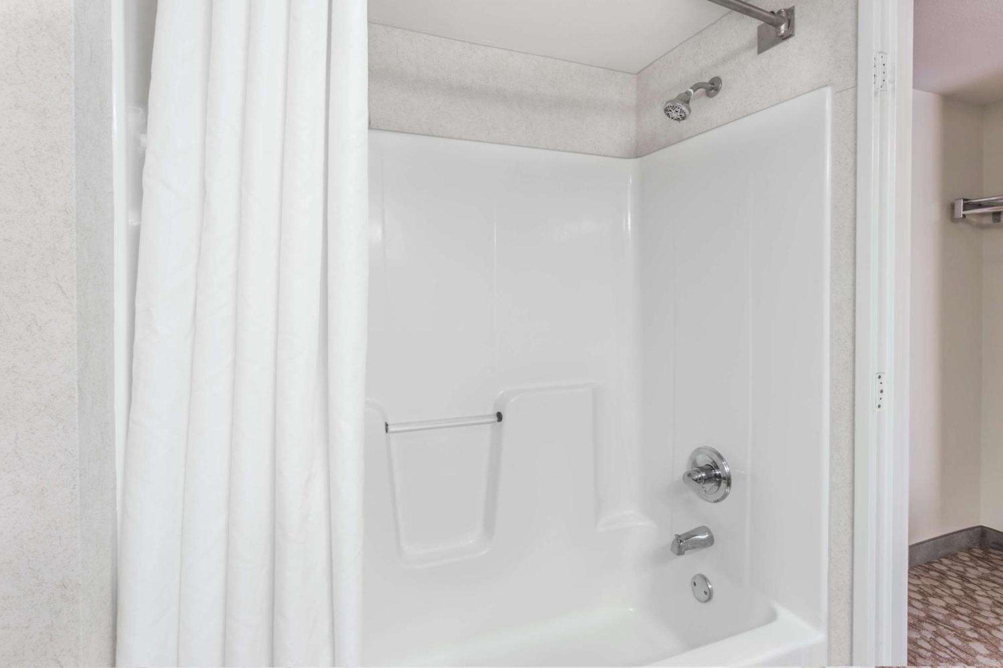 Deluxe King Studio Suite Non-Smoking