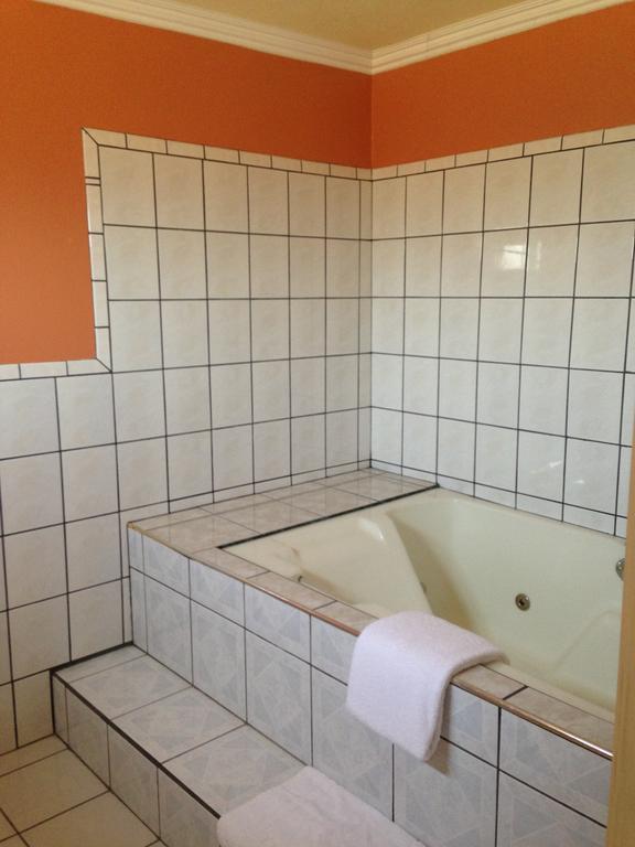 King Room Spa Bath