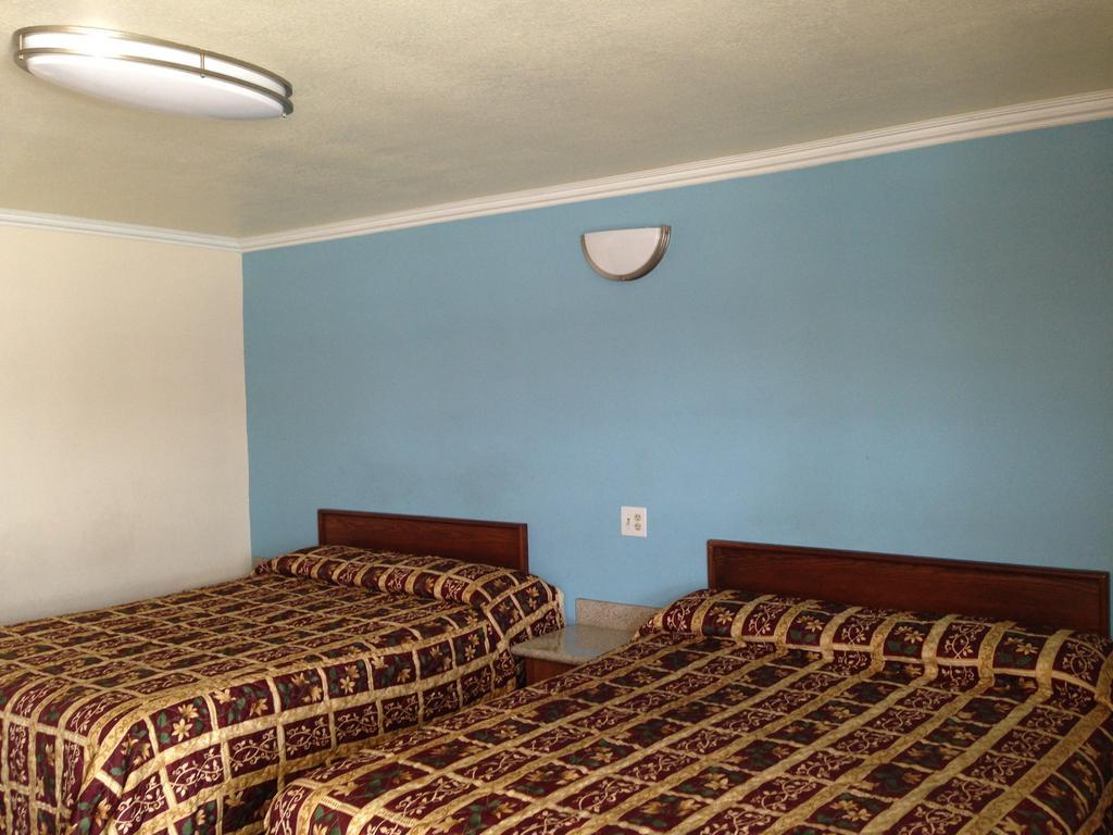 Queen Room Two Queen Beds