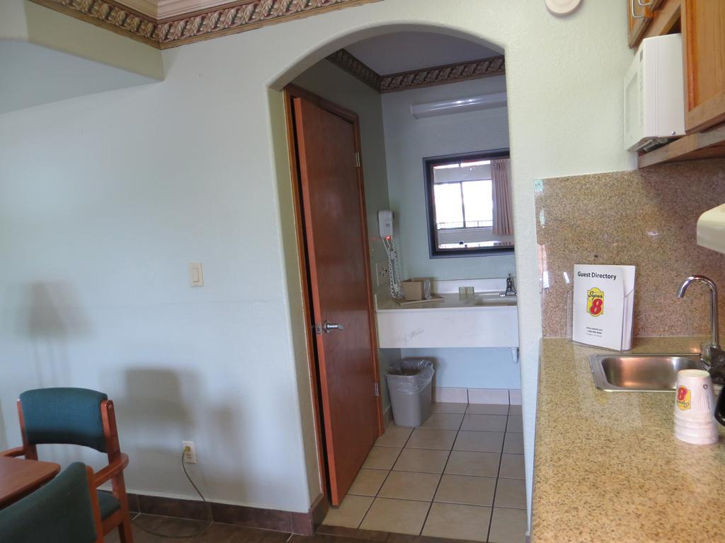 King Room Kitchenette