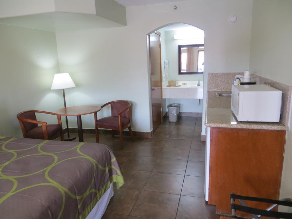 King Room Kitchenette