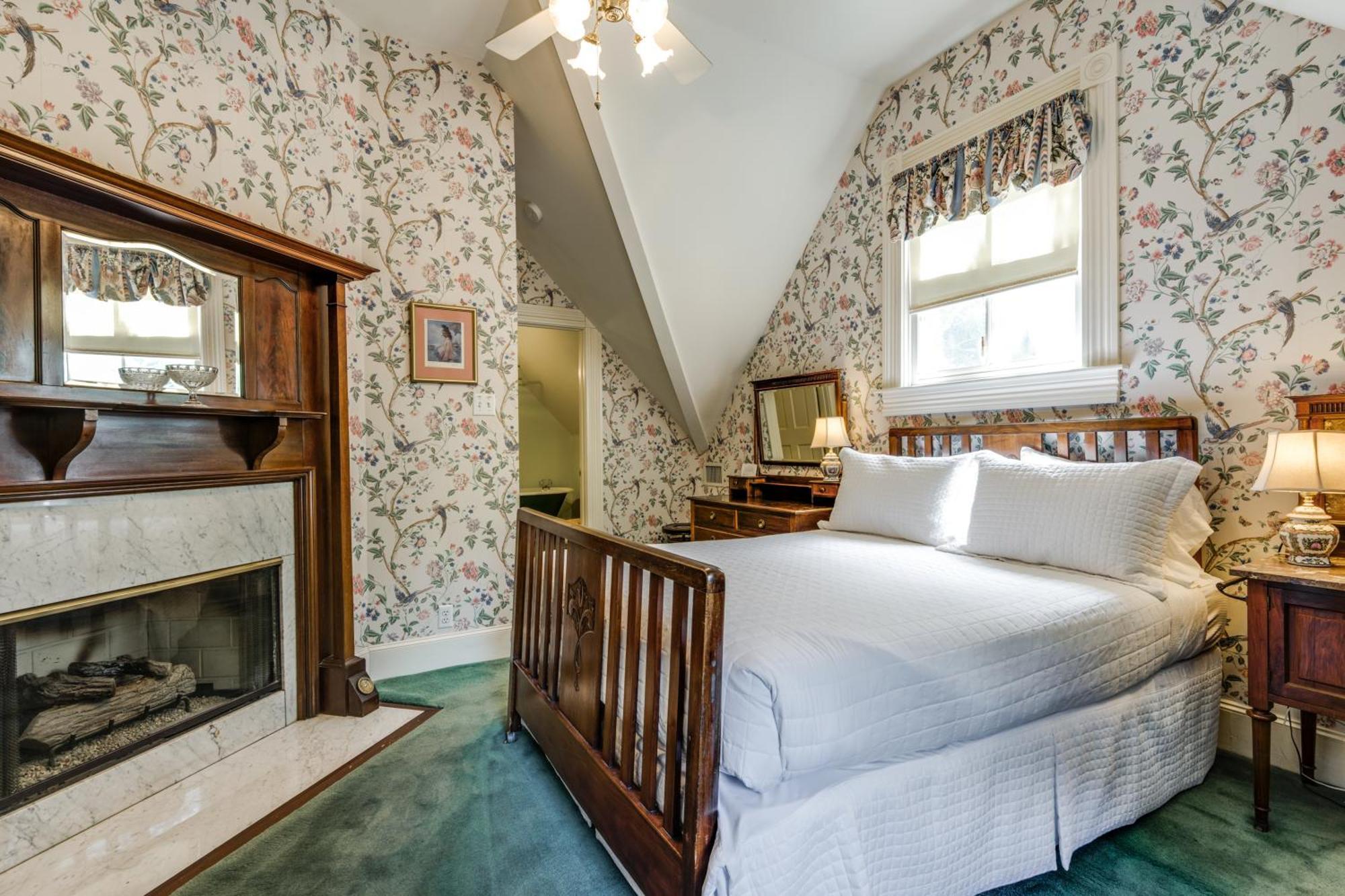 Queen Room Pancoast Carriage House