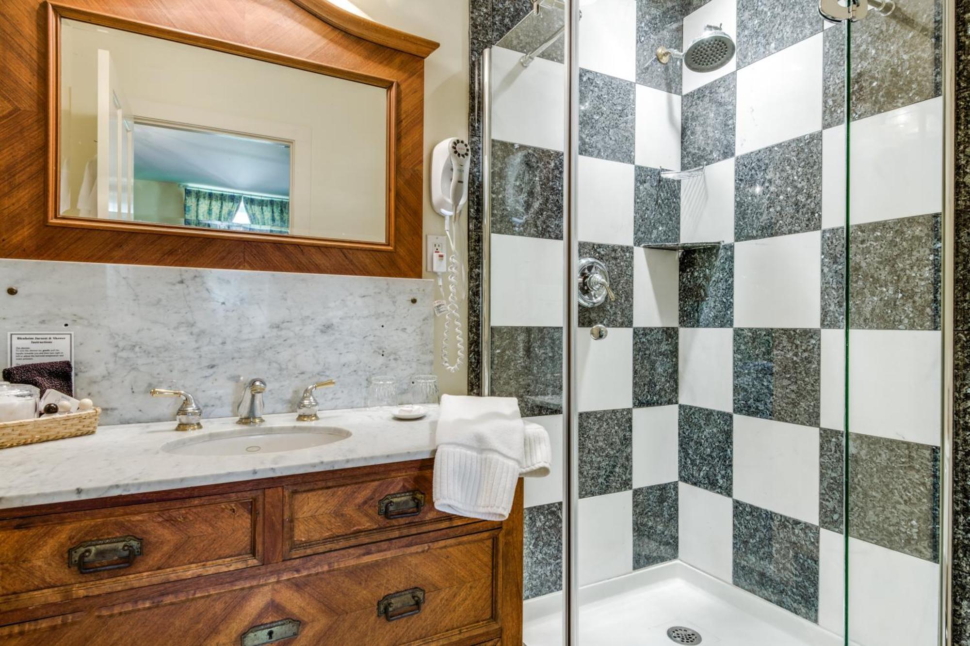 King Suite Spa Bath Oge House on the Riverwalk