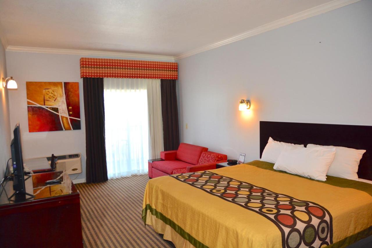 King Room Kitchenette Balcony