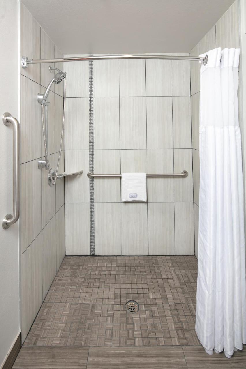 Quadruple Room Two Queen Beds Roll Shower Disability Access or Non Smoking