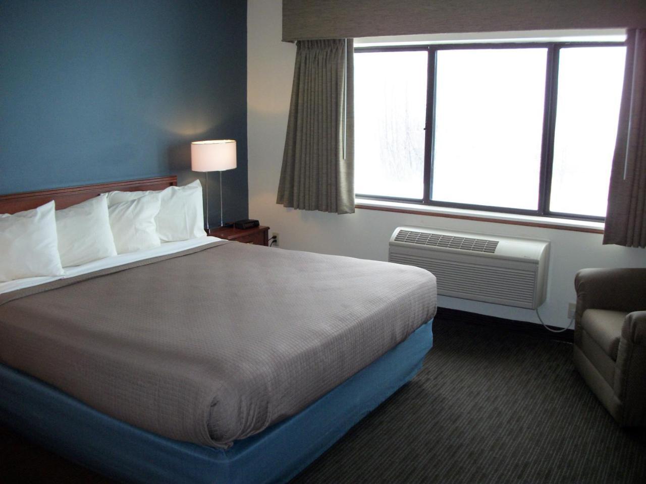 King Room Mobility Access or Non-Smoking