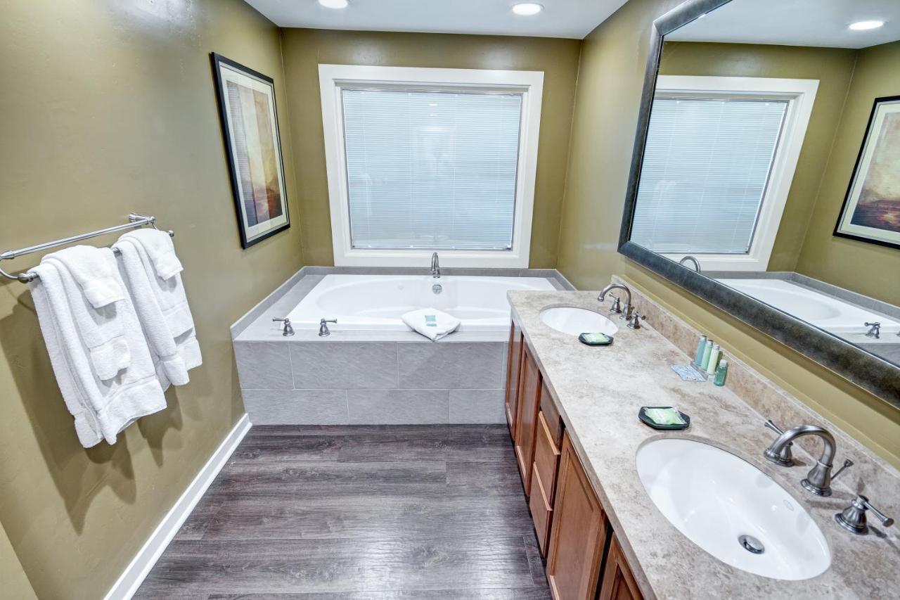 One-Bedroom Suite