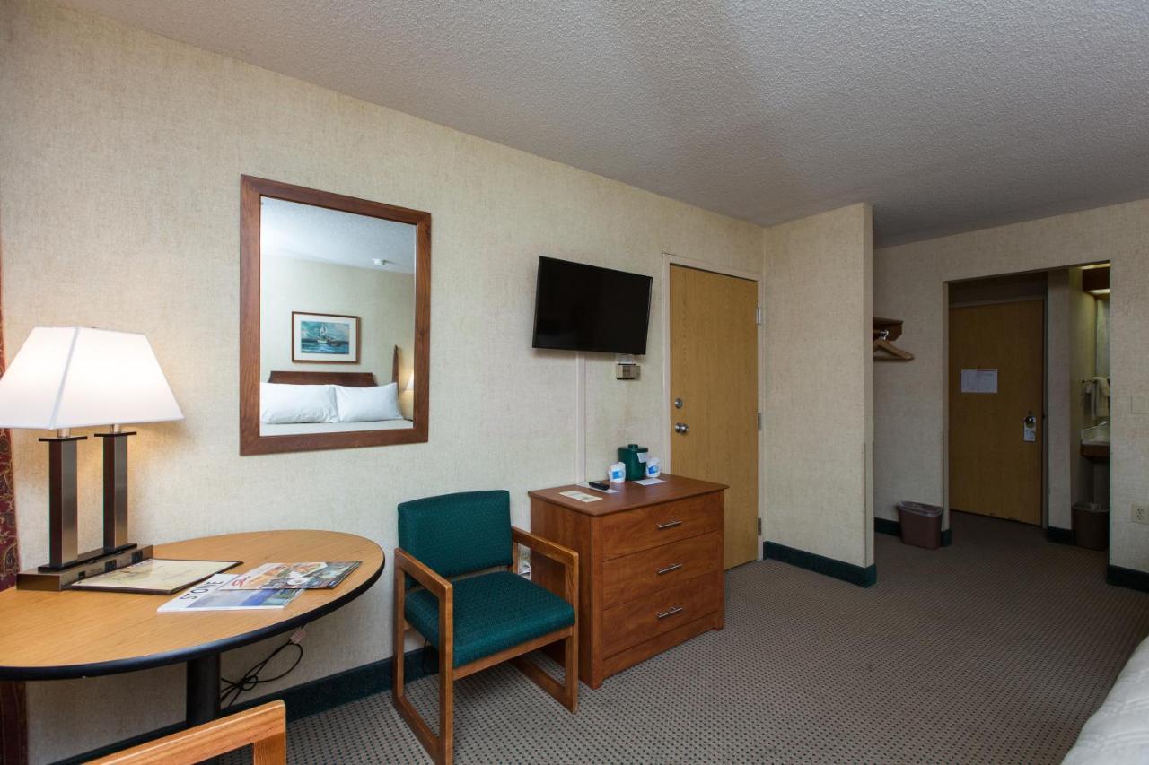 Double Queen Room