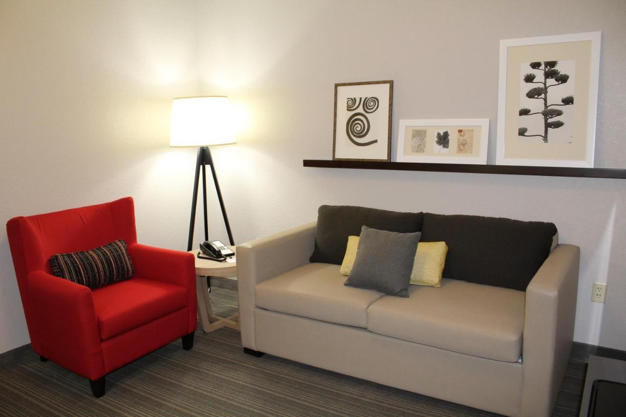 One-Bedroom King Suite Sofa Bed Non-Smoking