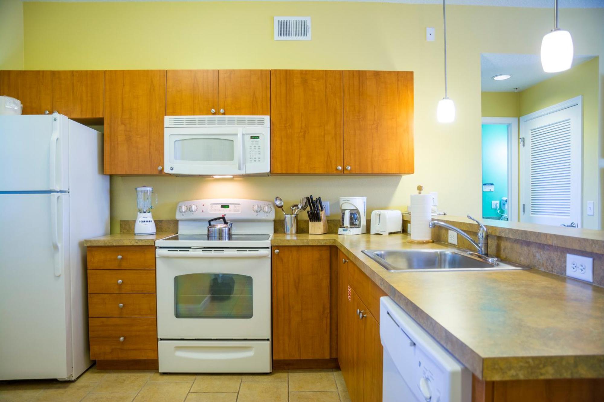 One Bedroom Condo Sofa Bed Full Kitchen