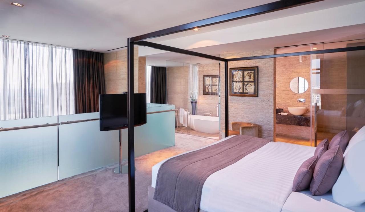 Apartament dwupoziomowy typu Suite z dostępem do salonu – na wyższym piętrze