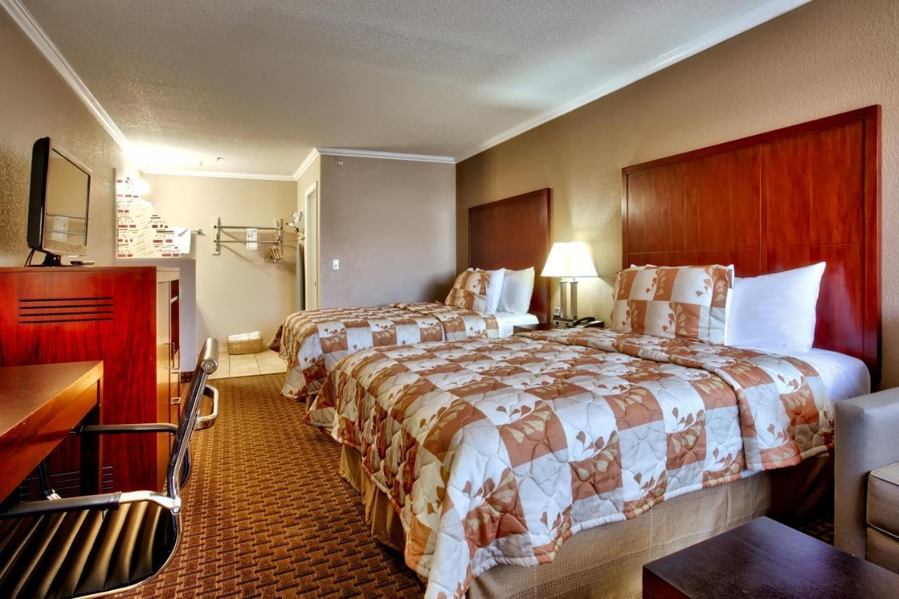 Standard Queen Room Two Queen Beds