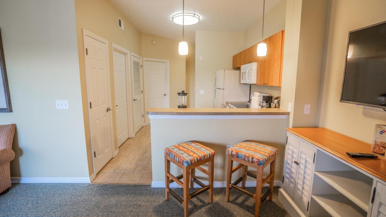 One Bedroom Condo Sofa Bed Full Kitchen