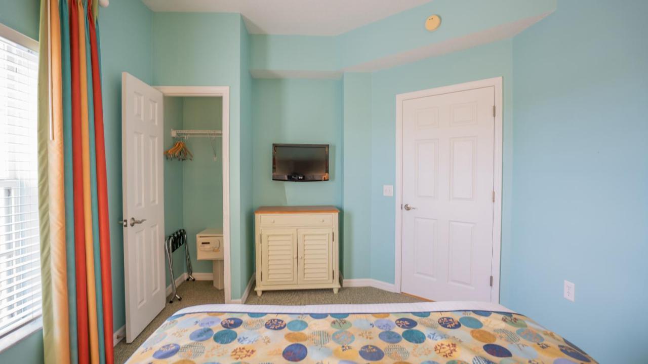 One Bedroom Condo Sofa Bed Full Kitchen
