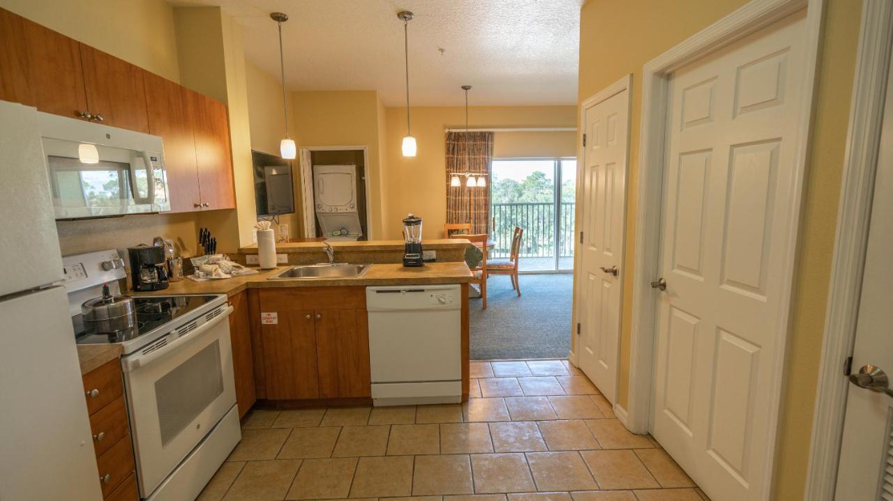 One Bedroom Condo Sofa Bed Full Kitchen