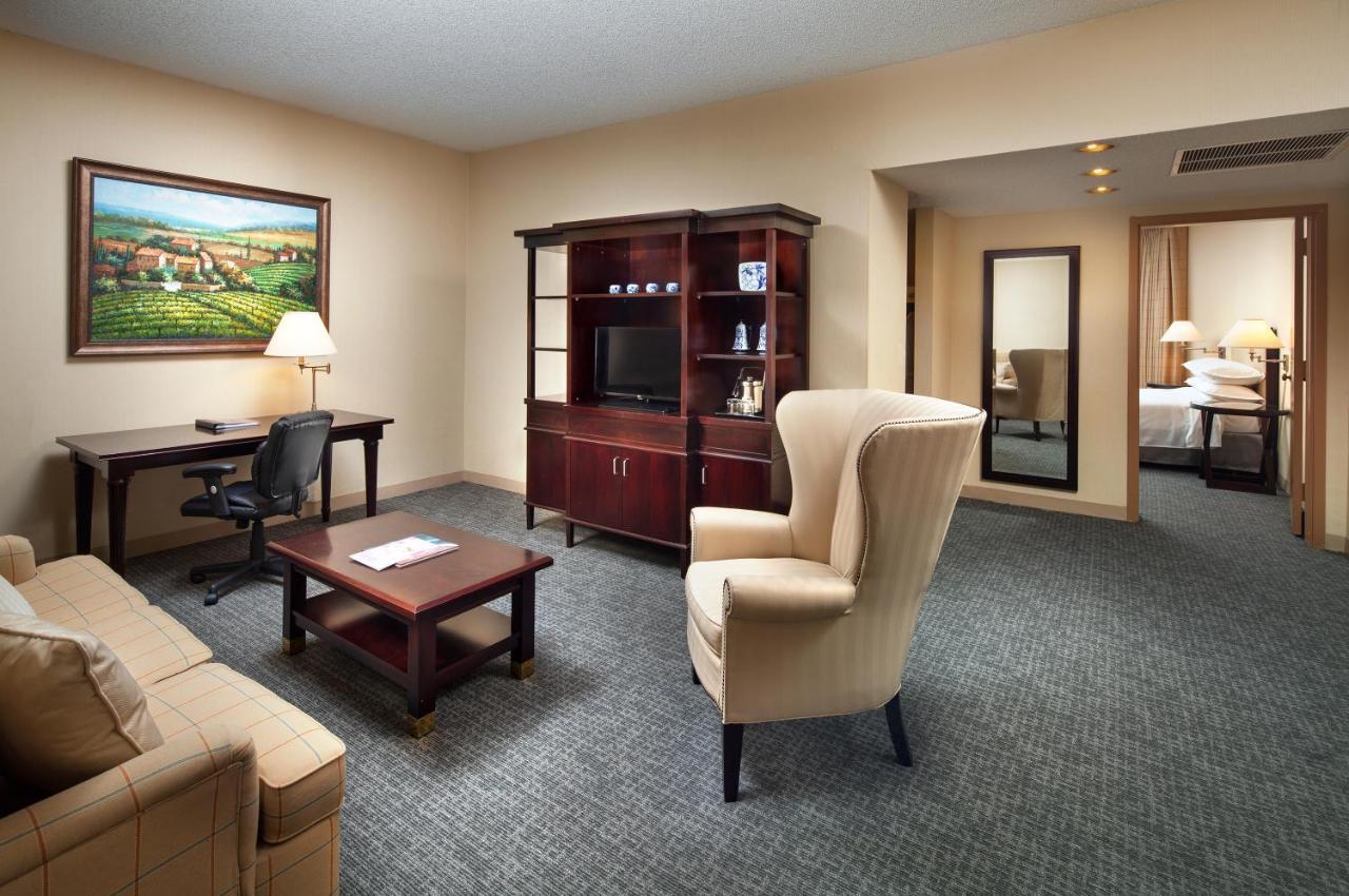 Turret Suite two Queen beds