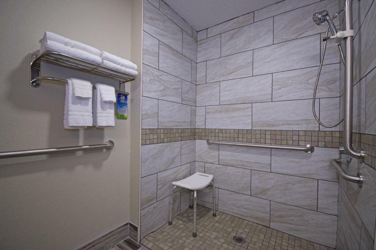 Queen Room Mobility Access or Non-Smoking
