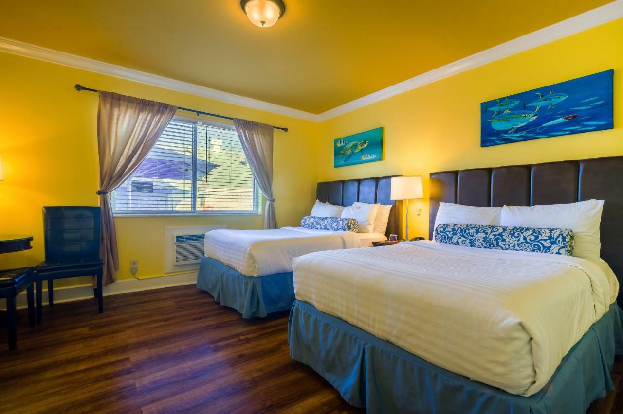 Junior Suite Two Double Beds Futon