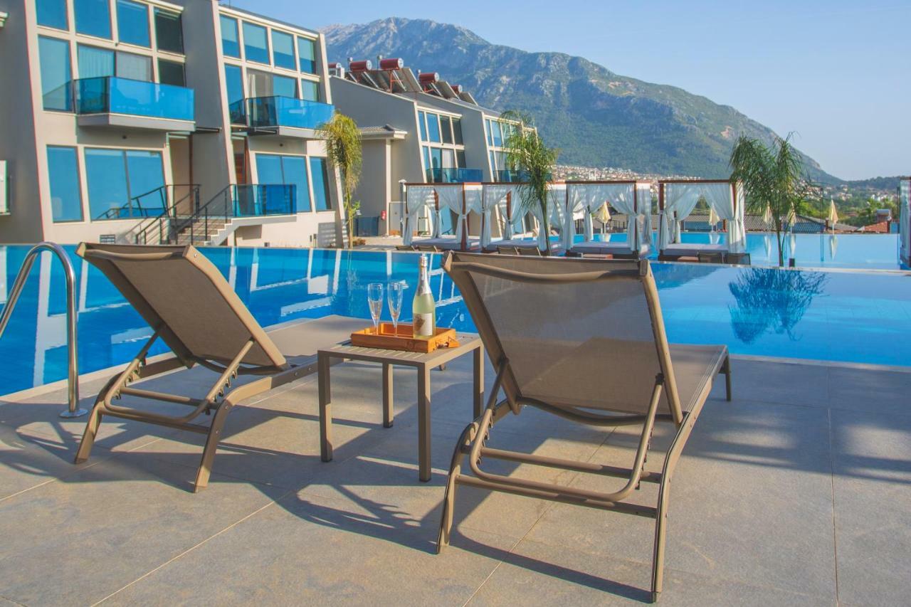 Apartament typu Suite z widokiem na basen