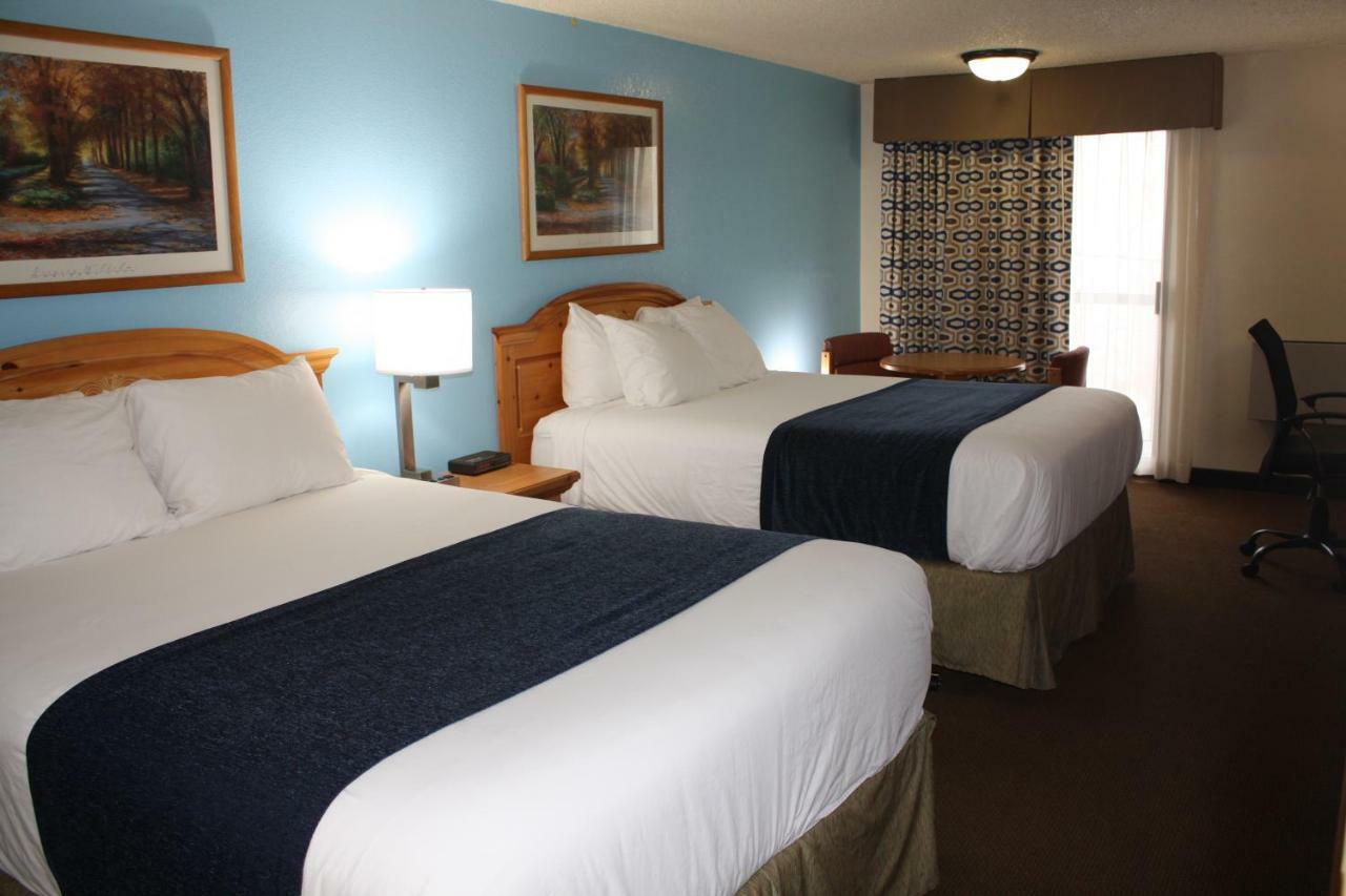 Queen Room Two Queen Beds