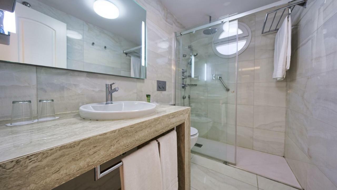 Apartament typu Suite z widokiem na basen
