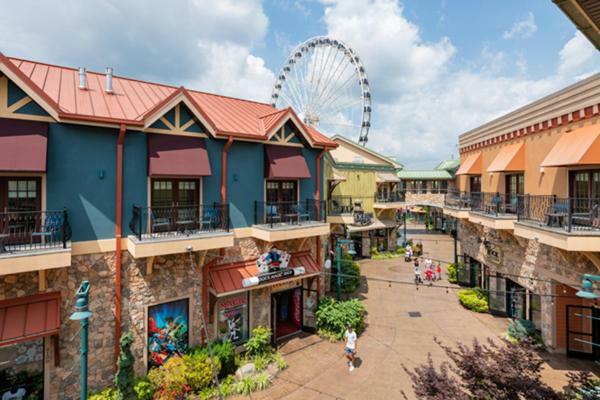 Corner King Room Village View