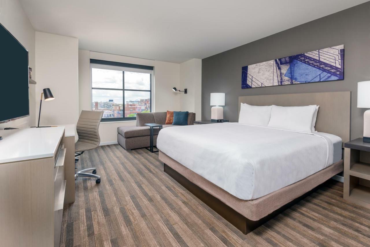 Den King Room High Floor