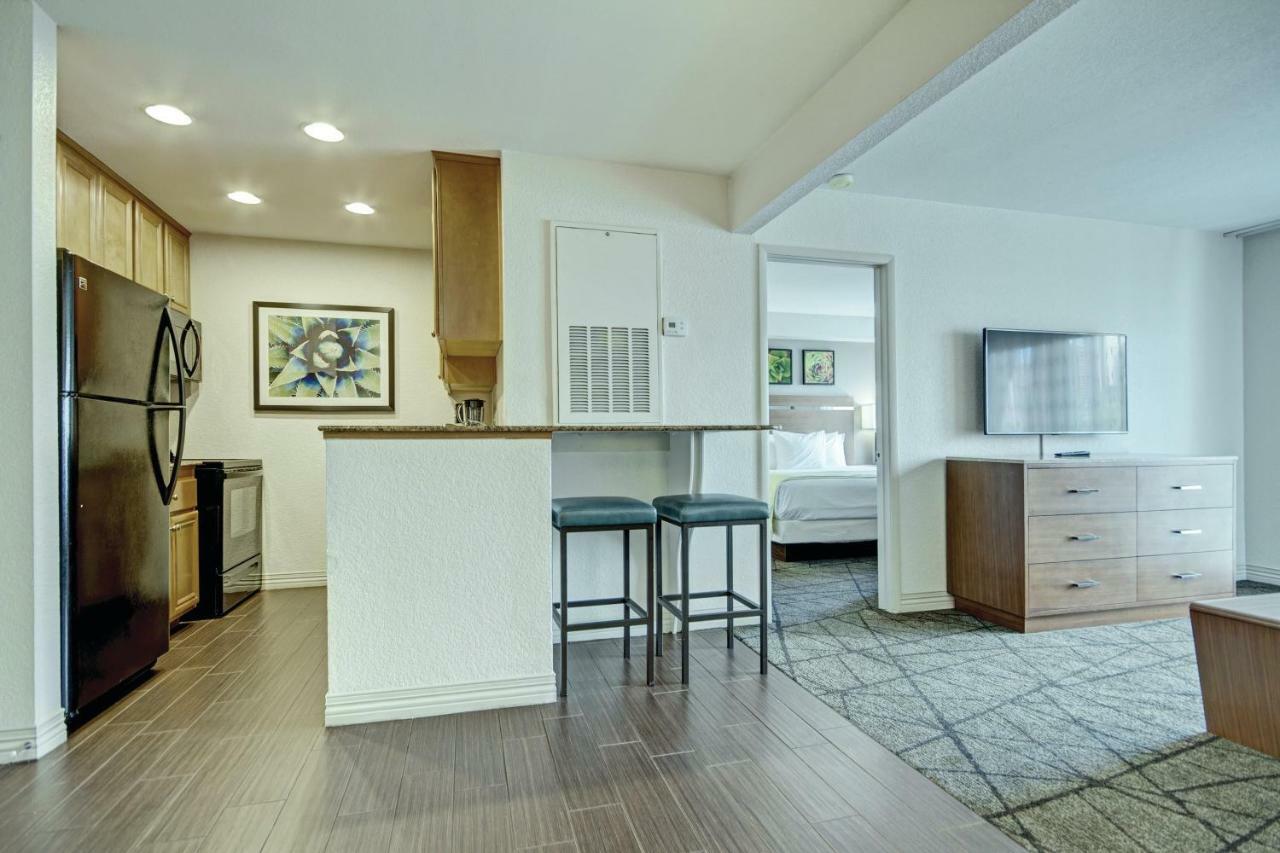 One-Bedroom Suite No Resort Fees