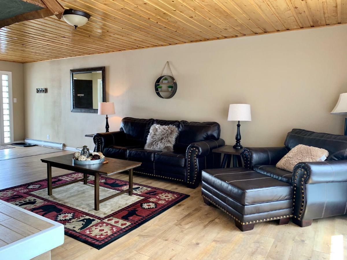 Queen Studio Non Pet Friendly