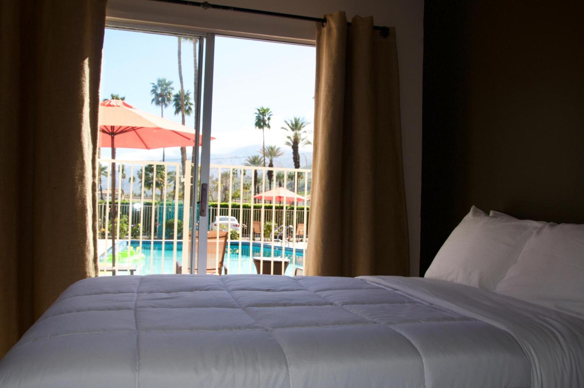 King Room Pool View