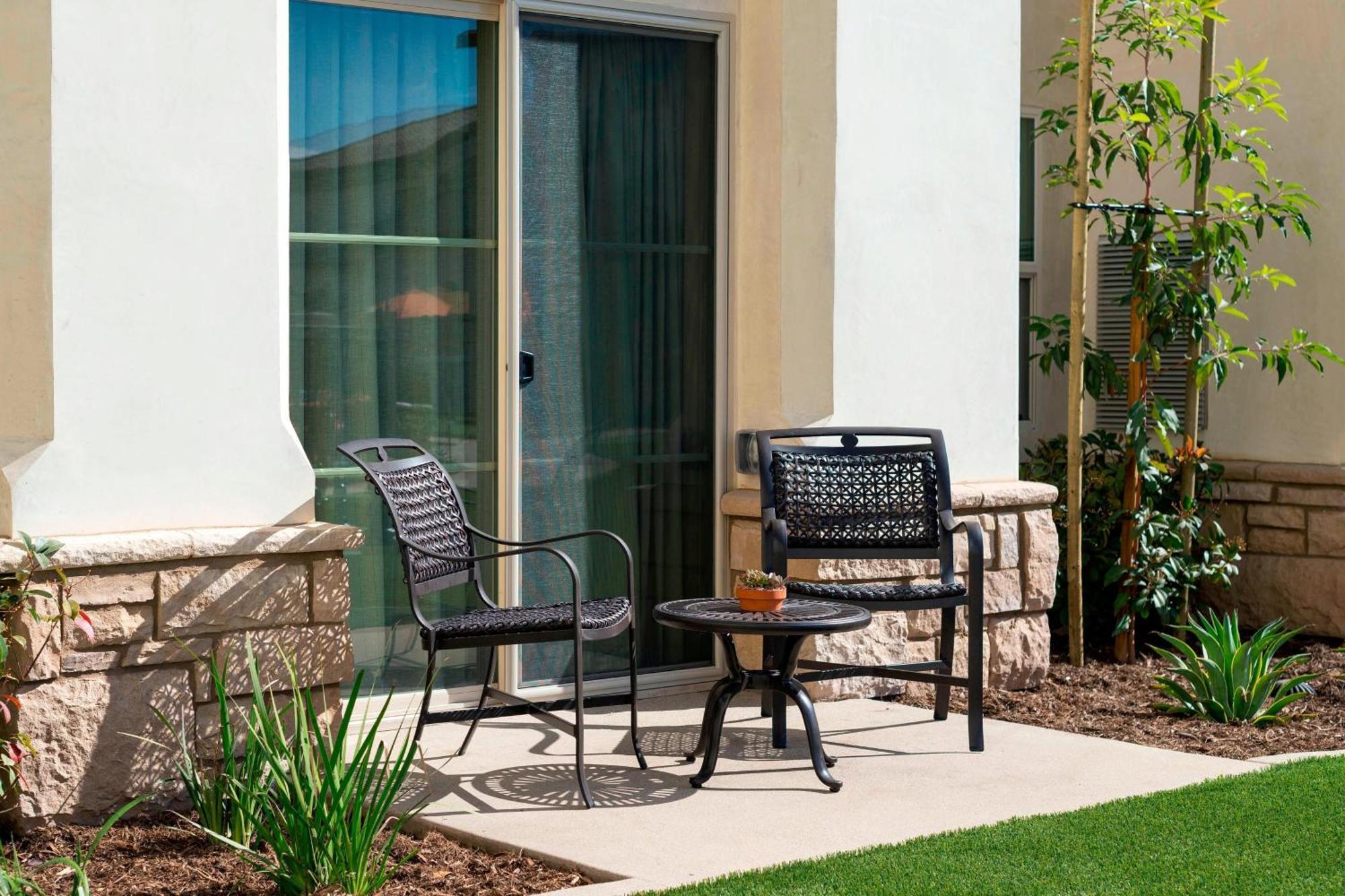 Studio 1 King Sofa bed Courtyard view