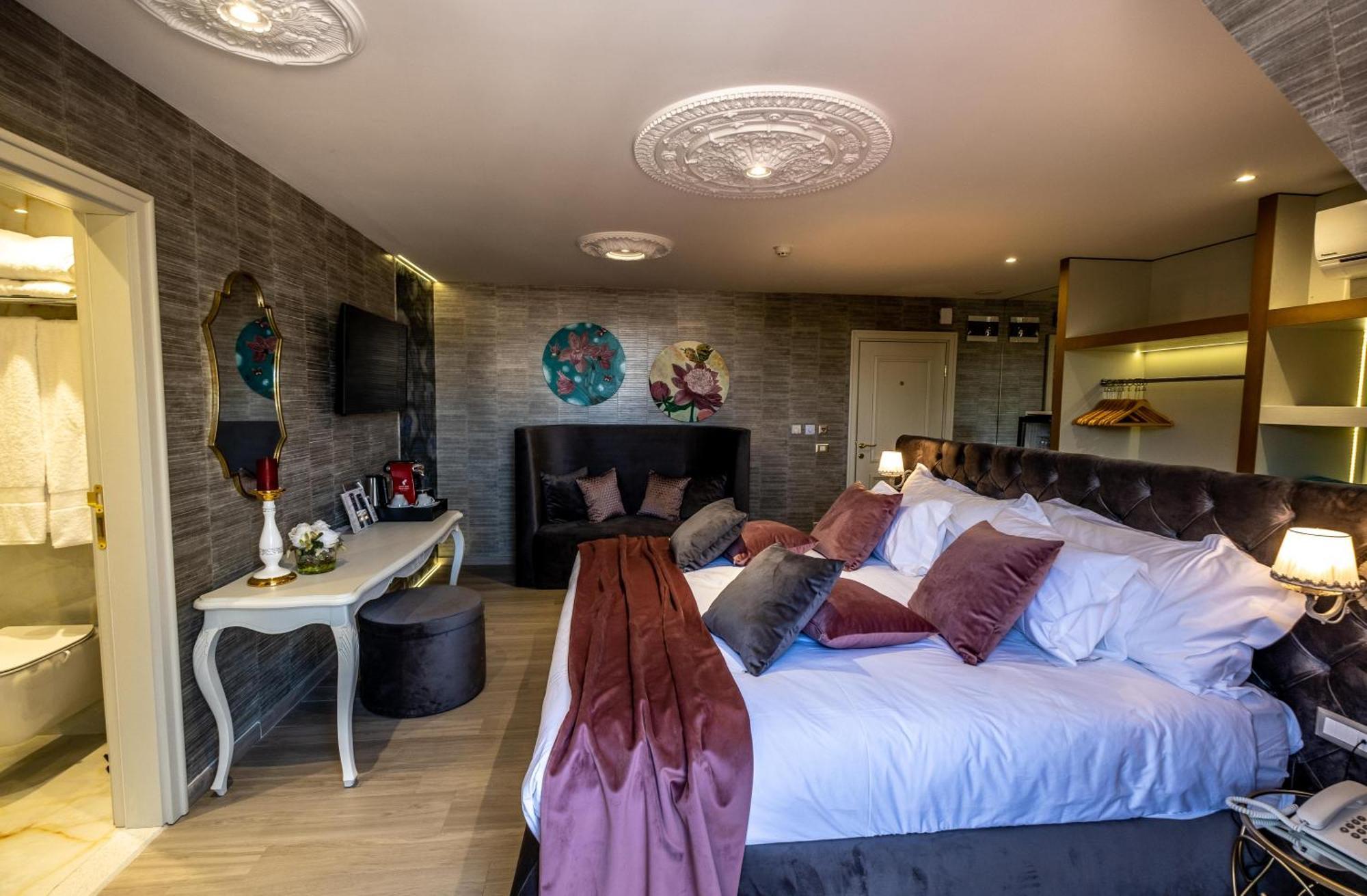 Deluxe Room - Italian Style