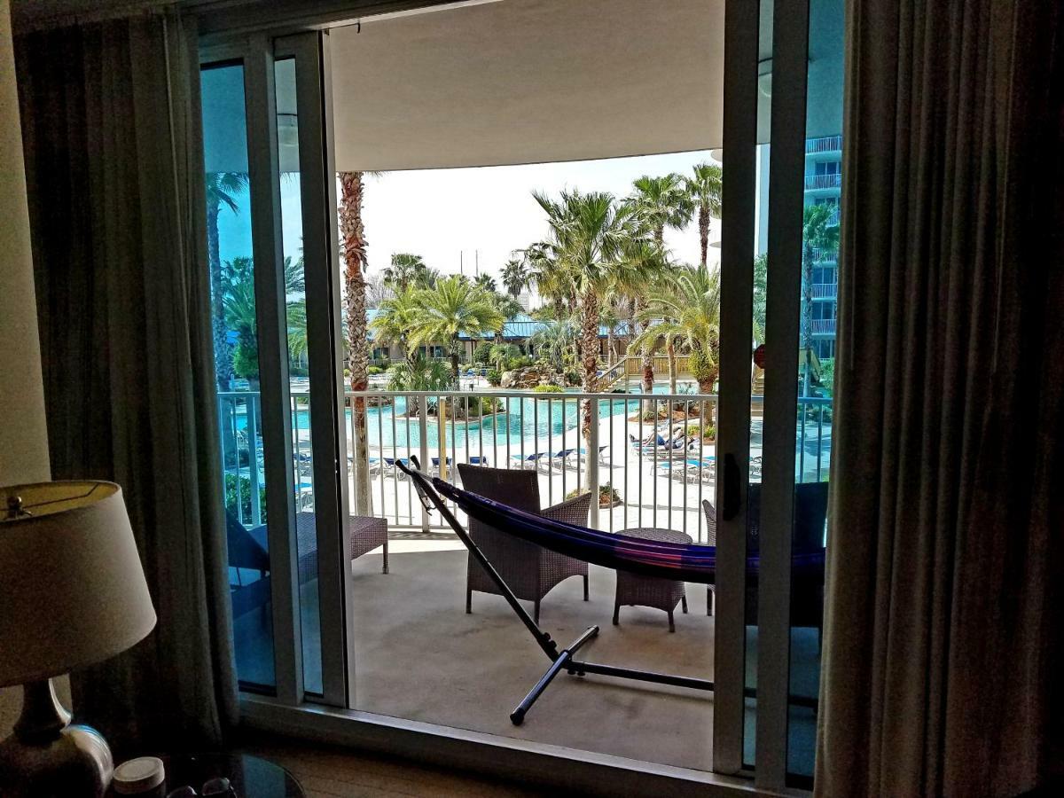 Apartment Pool View