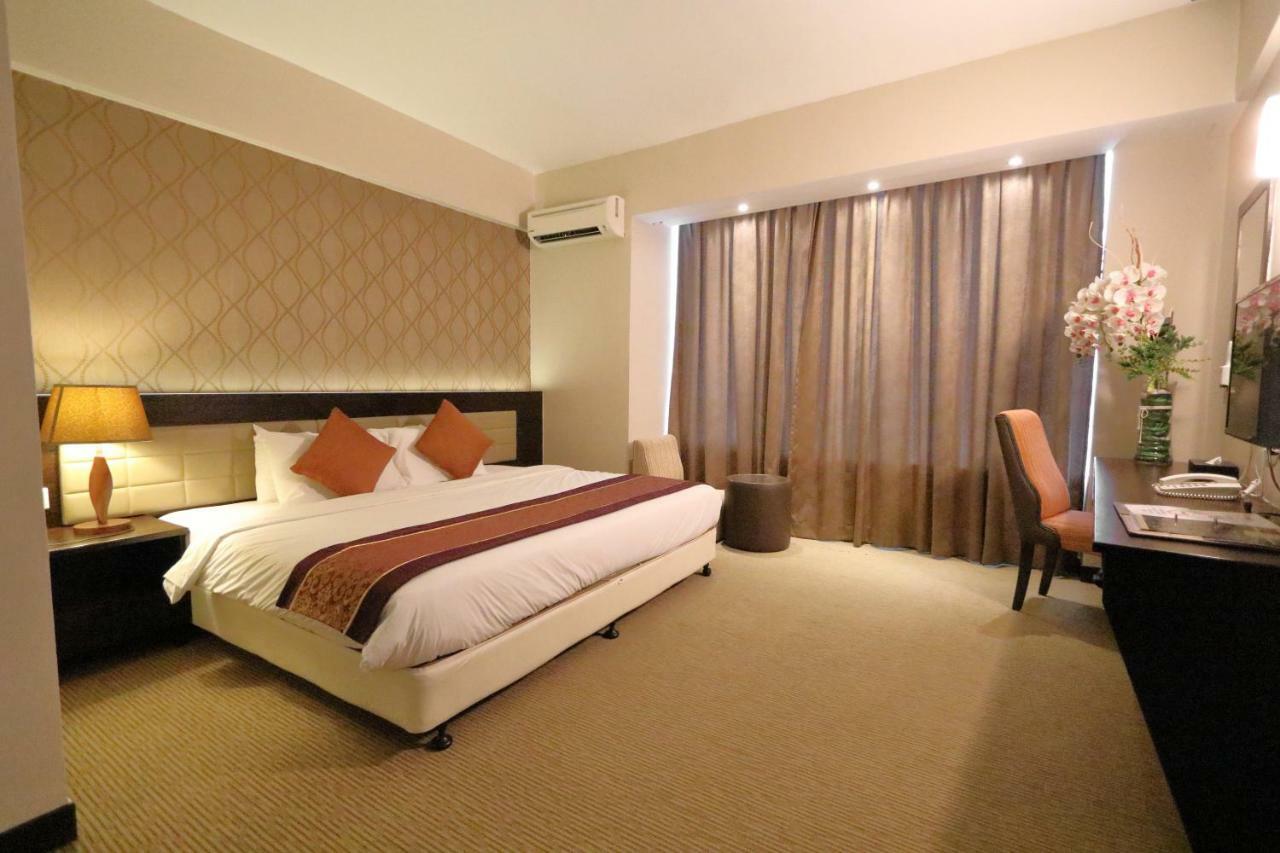 Deluxe Super King Room