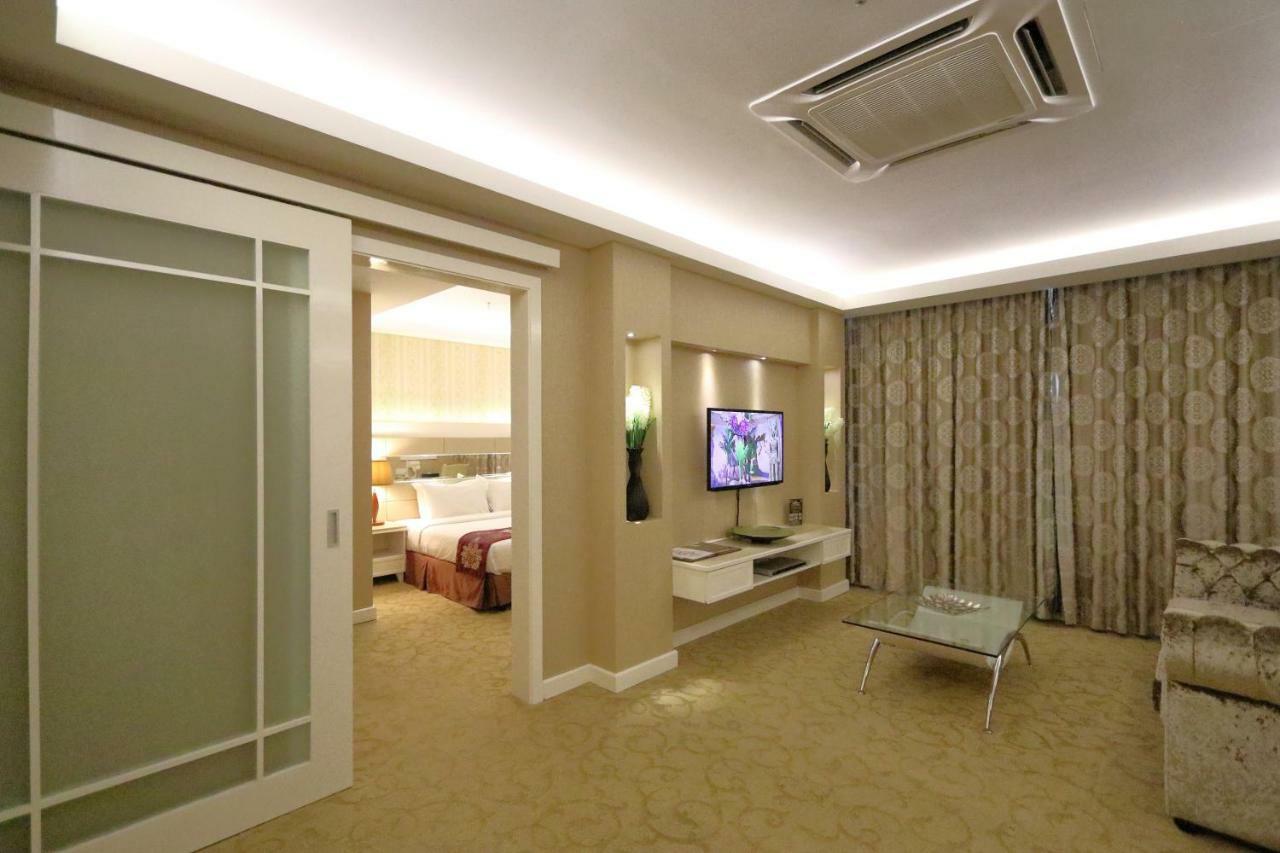 Presidential Suite