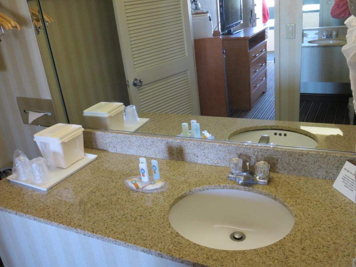 Queen Room Two Queen Beds Pet-Friendly or Non-Smoking