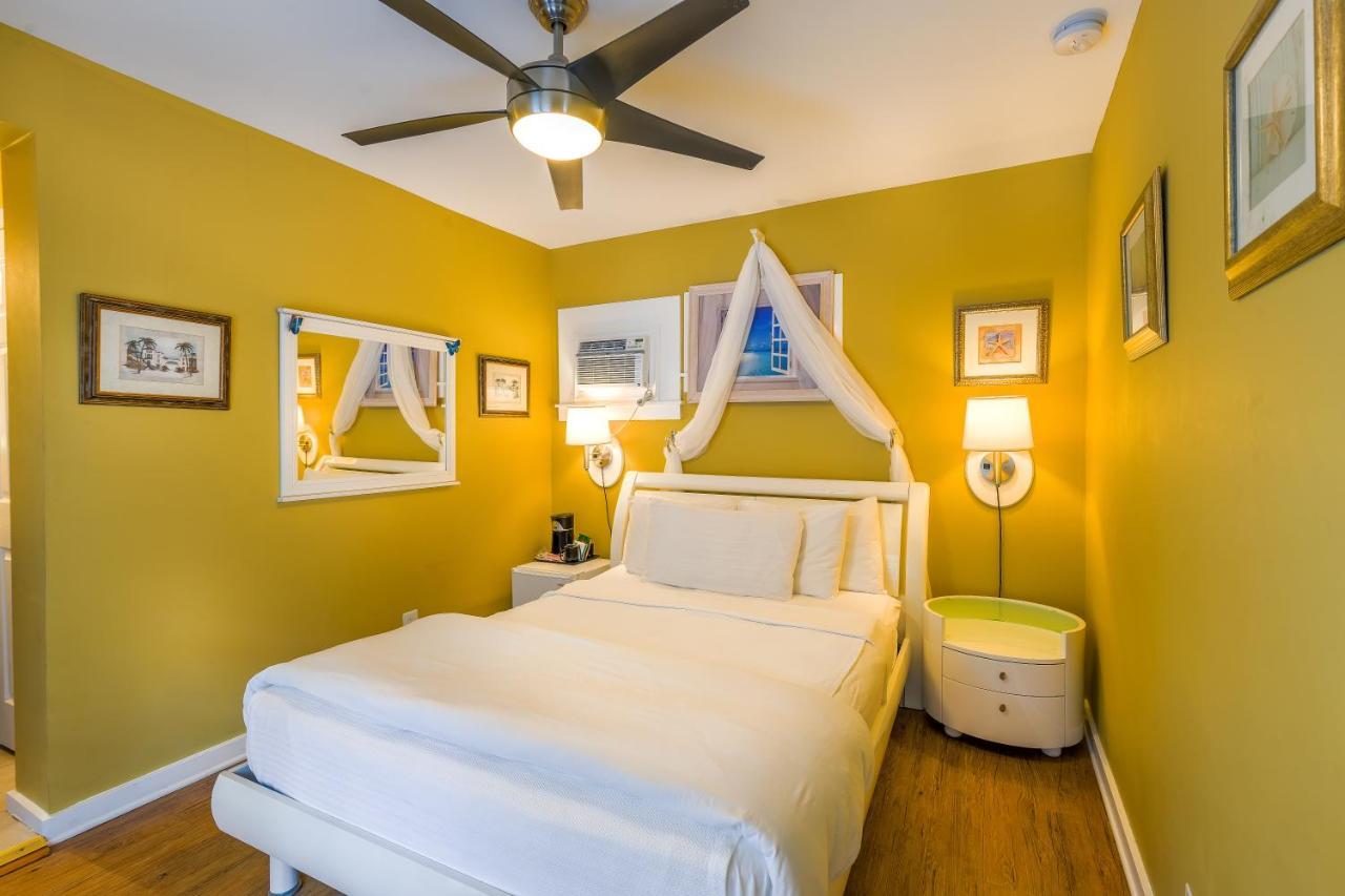 Deluxe Queen Room Garden View