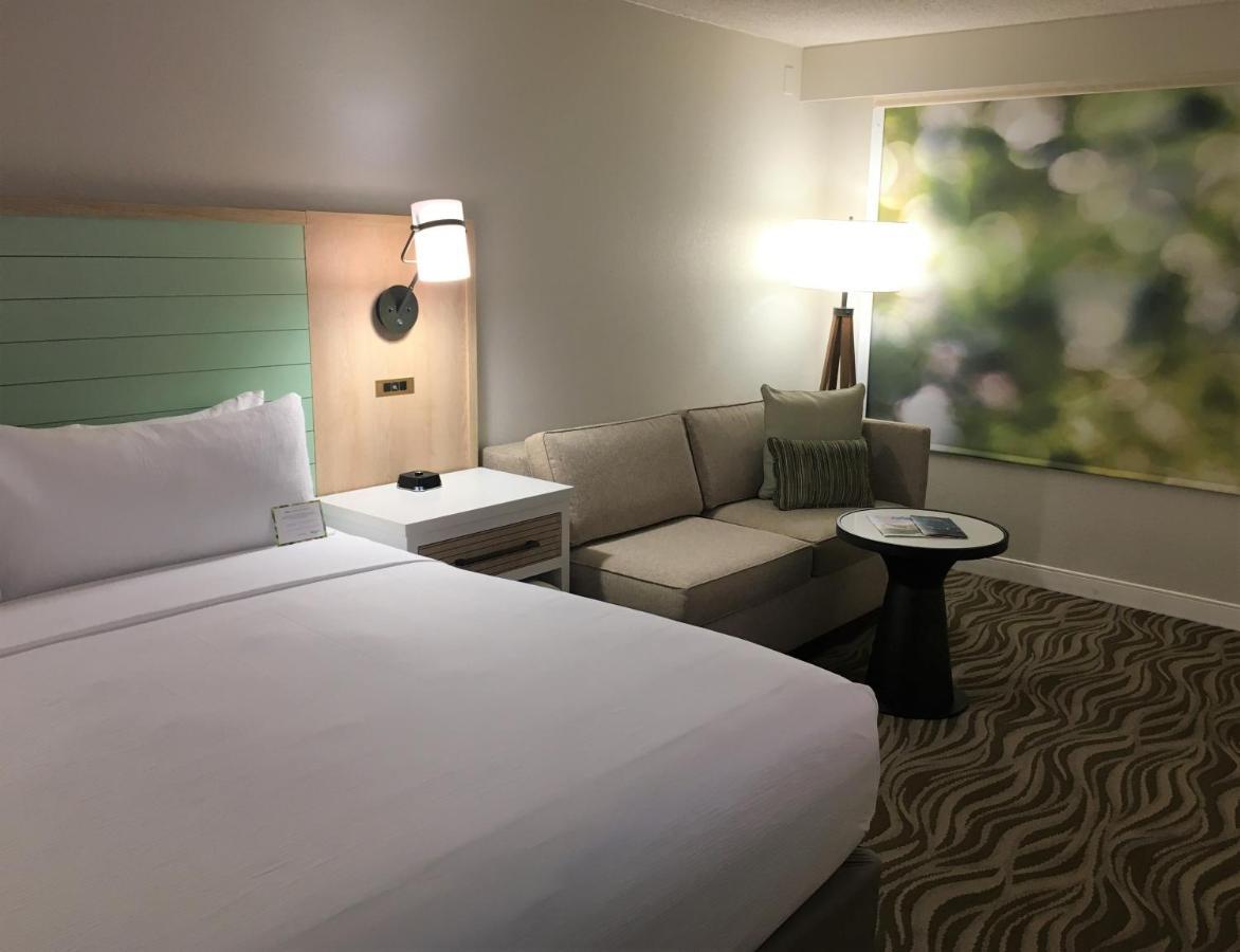 King Room Lake View Non-Smoking