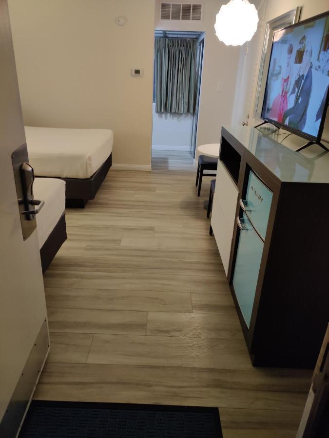 Poolside Deluxe Room Two Beds