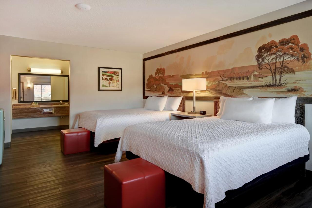 Queen Room Two Queen Beds Non-Smoking