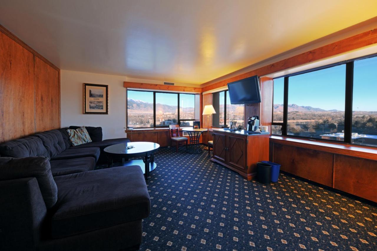 King Suite Mountain View