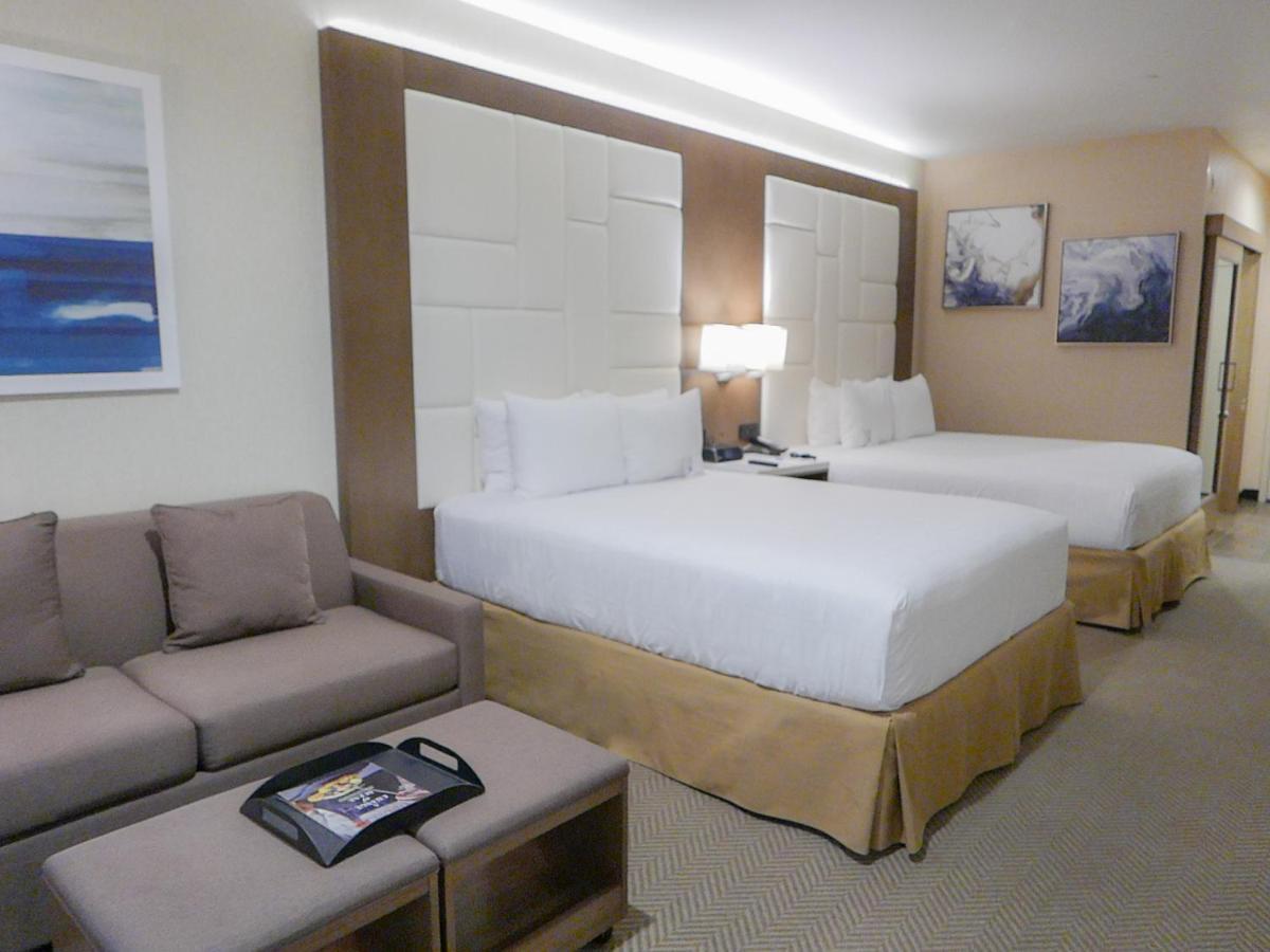 Deluxe Queen Room Two Queen Beds Non-Smoking