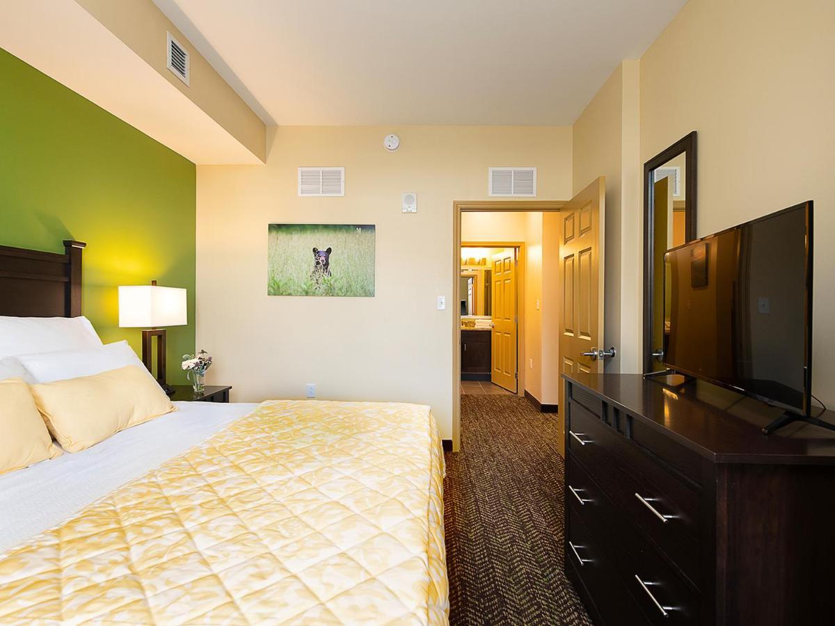 Two-Bedroom Suite