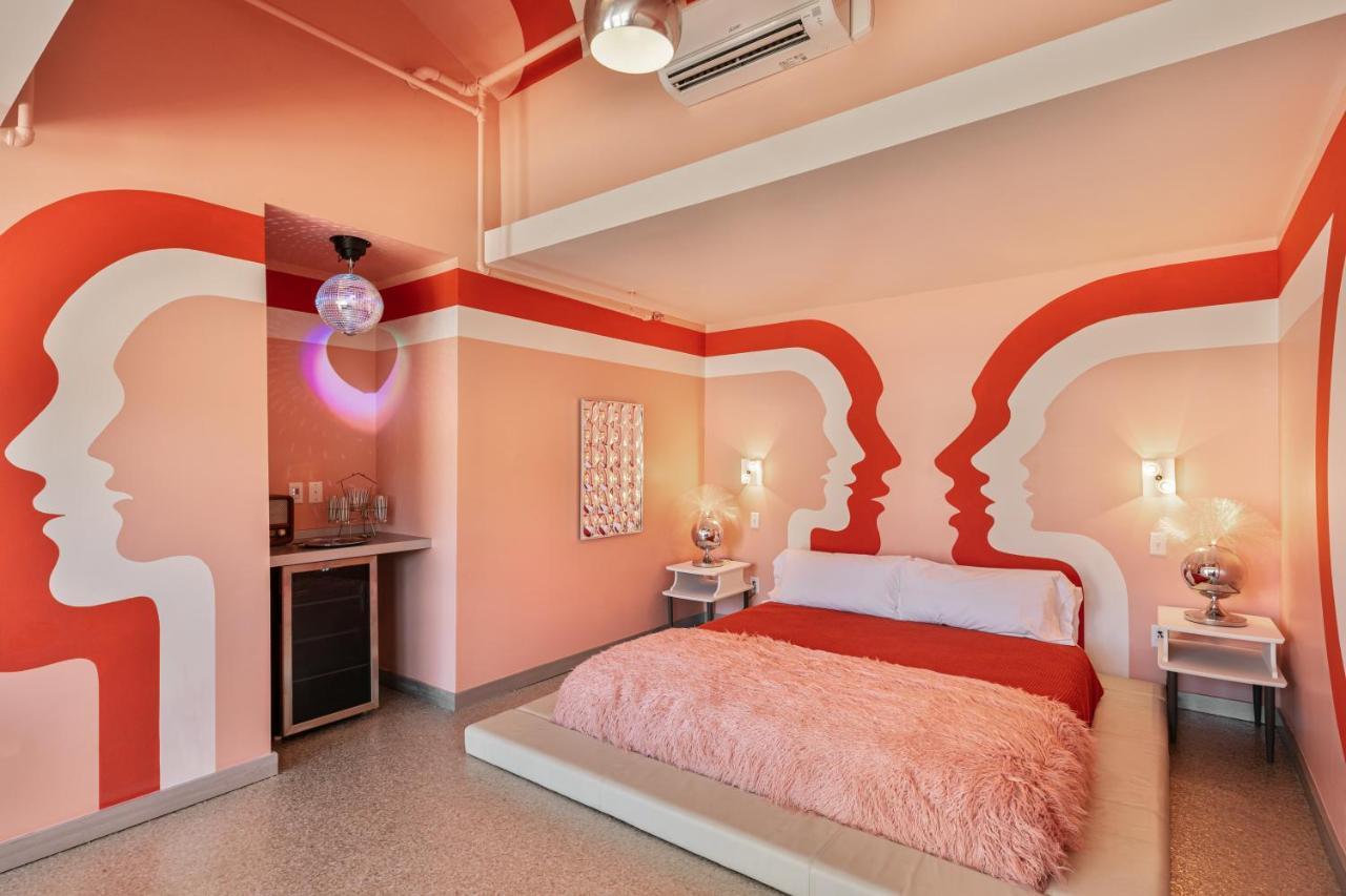 King Pool Suite