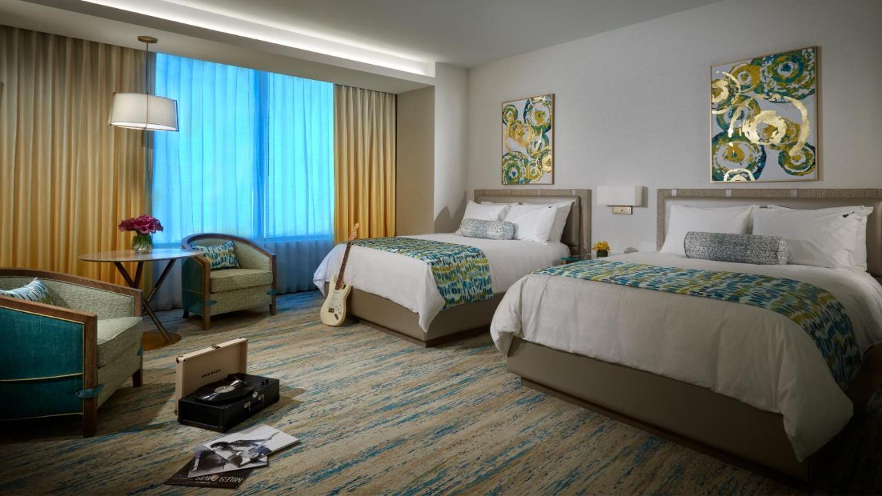 Queen Room Pool View